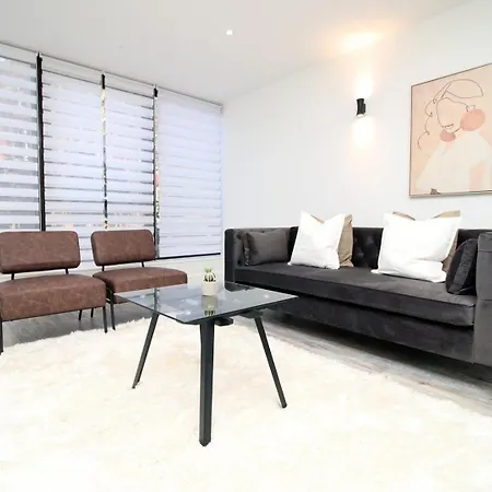 Cohost Partners | Central And Contemporary 2Br Swindon Exterior photo