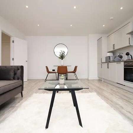 Cohost Partners | Central And Contemporary 2Br Swindon Exterior photo