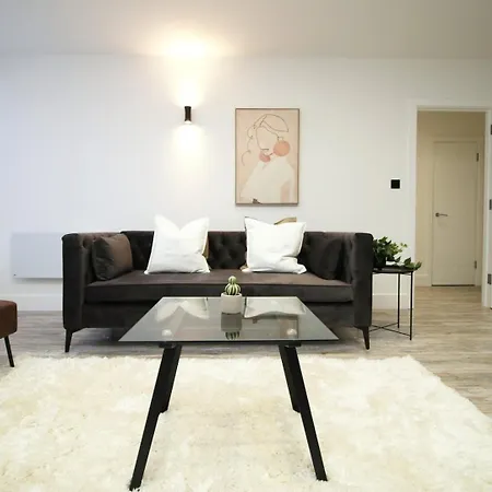 Cohost Partners | Central And Contemporary 2Br Swindon Exterior photo